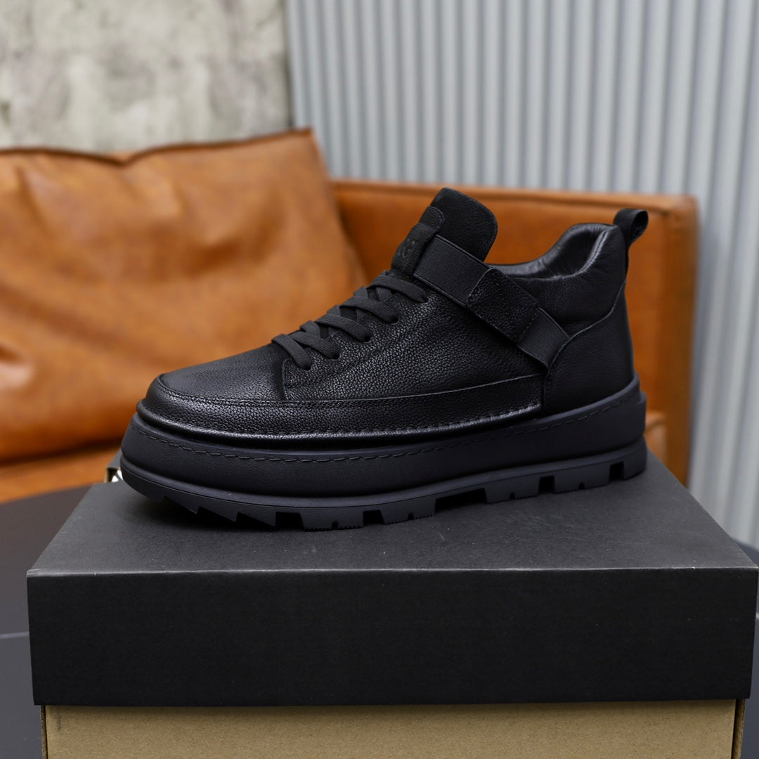 UGG Lace-Up Platform Sneaker — Onyx Black | EU 39–44