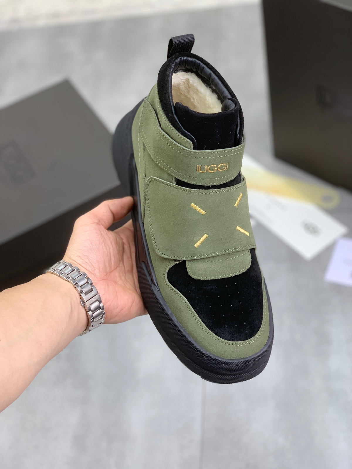 UGG Velcro Laceless Boot-Sneaker — Army Green & Black | EU 39–44
