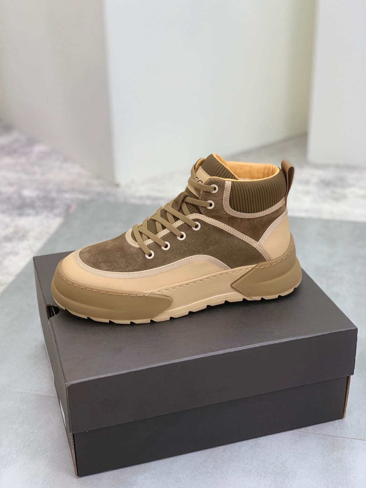 UGG Knit-Collar Lace-Up Boot-Sneaker — Olive & Camel | EU 39–44