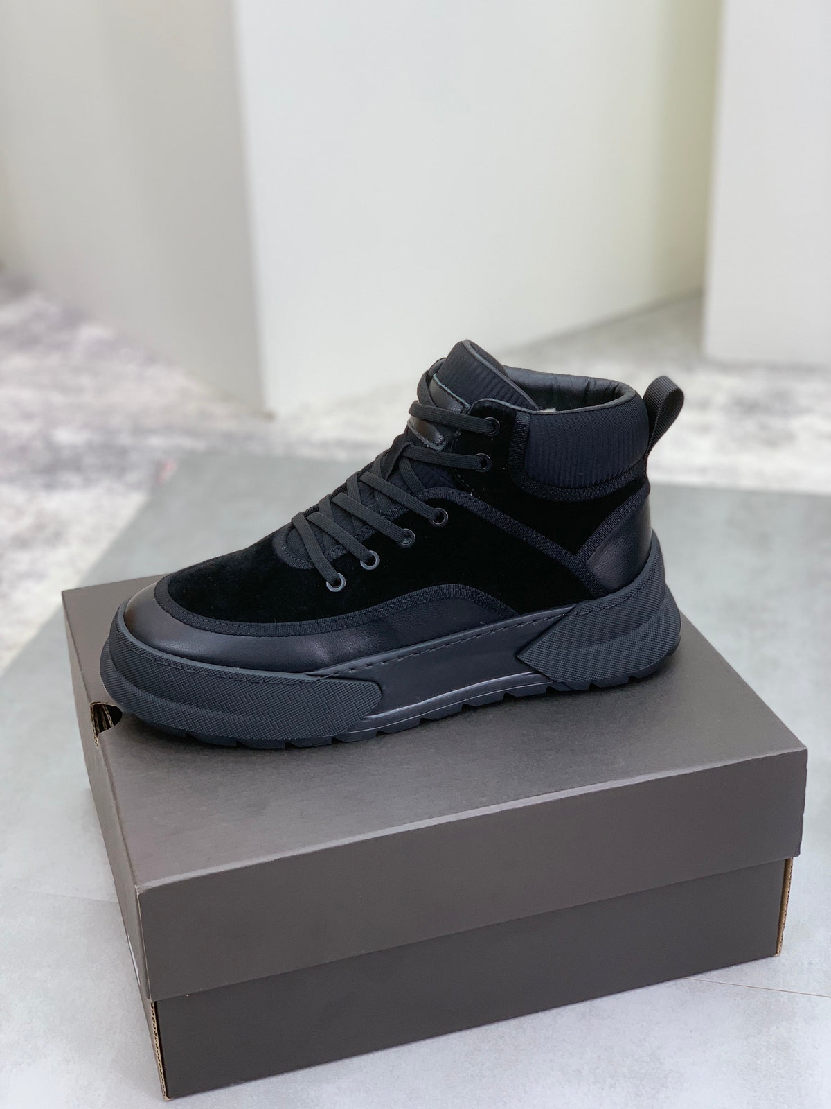 UGG Knit-Collar Lace-Up Boot-Sneaker — Onyx Black | EU 39–44