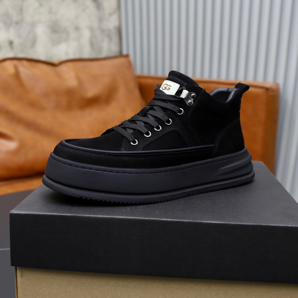UGG Sherpa-Lined Platform Sneaker — Onyx Black | EU 39–44