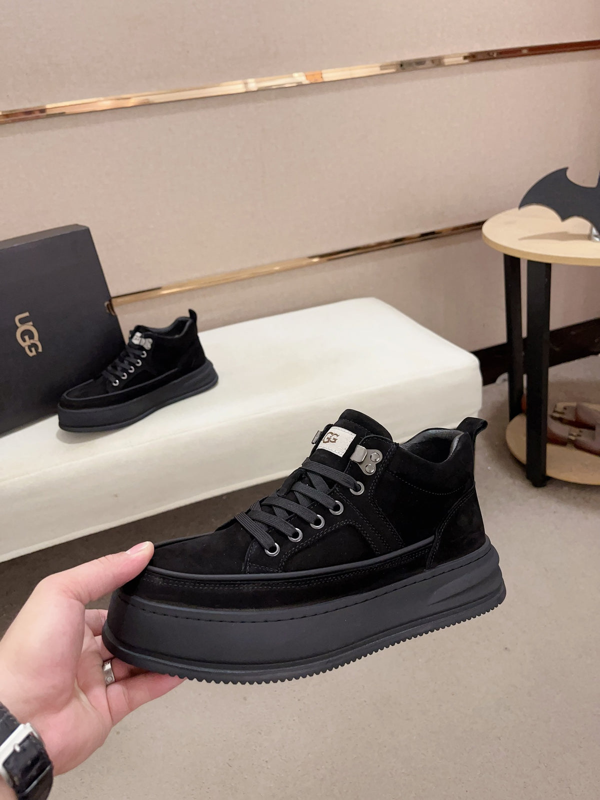 UGG Moc-Toe Low-Top Sneaker — Onyx Black | EU 39–44