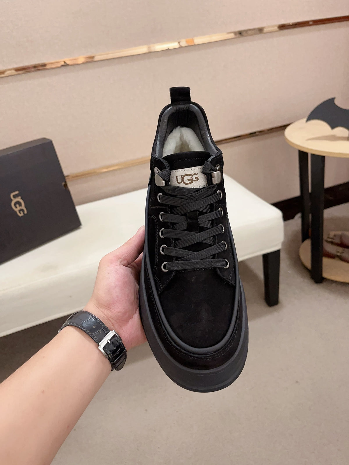 UGG Moc-Toe Low-Top Sneaker — Onyx Black | EU 39–44