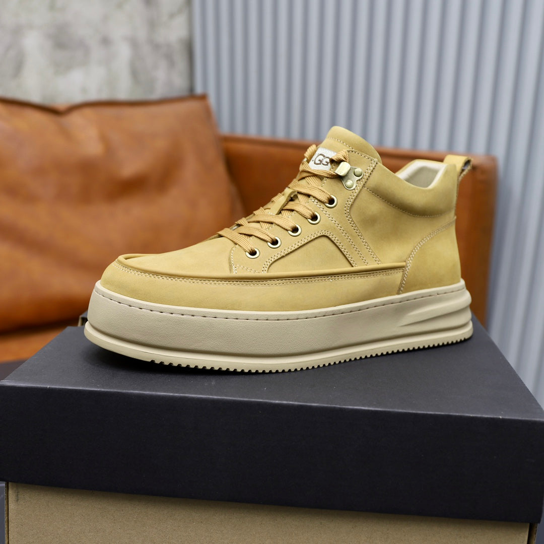 UGG Sherpa-Lined Mid-Top Sneaker — Wheat | EU 39–44